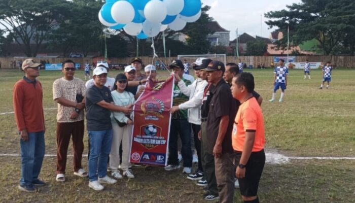 Open Turnamen Sepak Bola DANDIM CUP di Maron Genteng Sangat Meriah