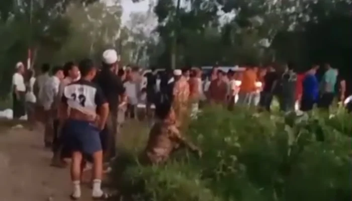 Dikira Razia Kendaraan, Polisi di Sampang Dihadang Warga Saat Razia Judi Sabung Ayam