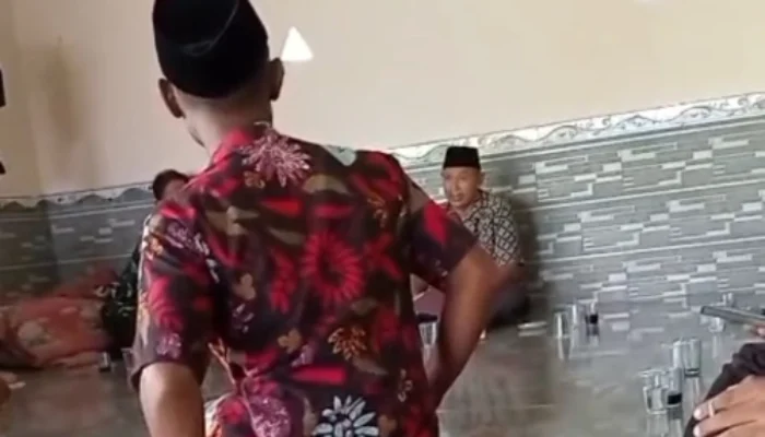 Perangkat dan BPD Tebanah Sampang Tolak Rencana Pemindahan Kantor Desa