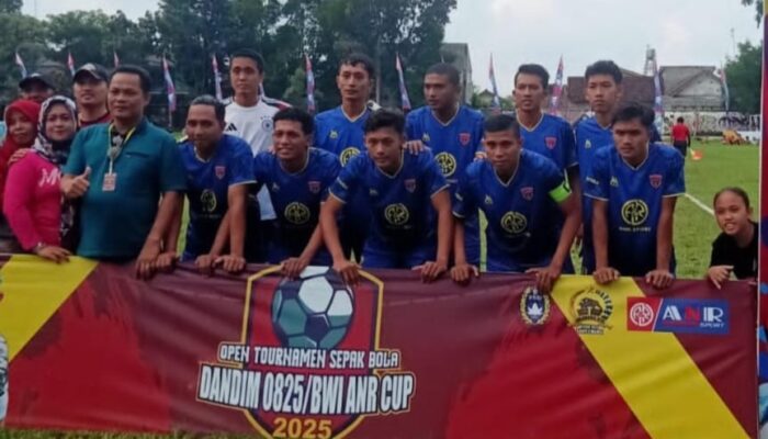Persaingan Sengit Babak 16 Besar Open Turnamen sepak Bola Piala Dandim 0825/ANR Cup 2025