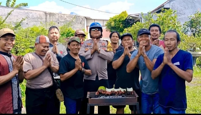 Tradisi Qurban Ala Mas Bhabin Polisi Viral