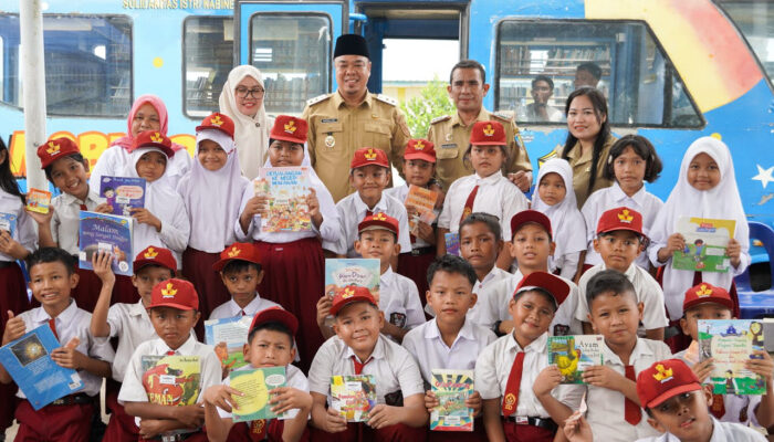 Bawa Pasukan Berlayar, Warga Serbu Kantor Camat Sei Balai
