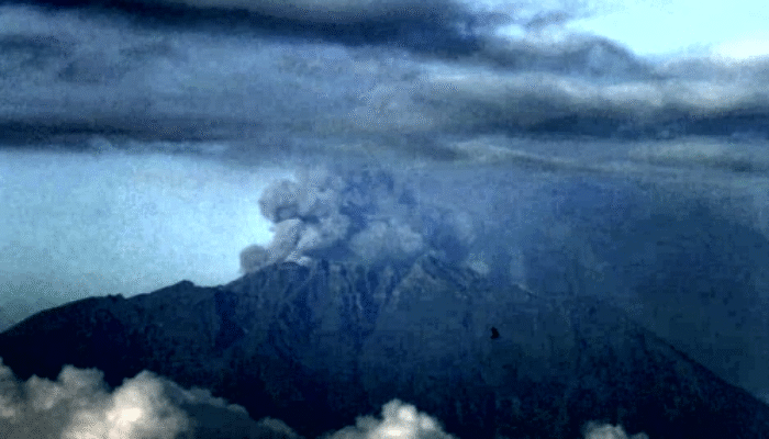 Gunung Raung Erupsi, Kolom Abu Capai 1.200 Meter: Warga Diminta Waspada