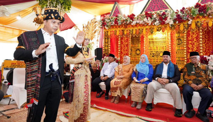 Pernikahan Putri Bupati Batu Bara Erat dengan Adat Budaya di Zaman Modernisasi