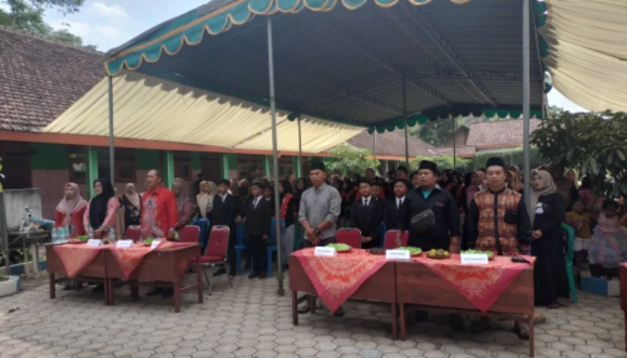 SDN Sumberjambe 03 Gelar Acara Lepas Pisah, Wali Murid Berikan Dukungan