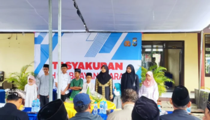 Bhayangkara ke-79, Polsek Genteng Berbagi Kebahagiaan dengan Anak Yatim