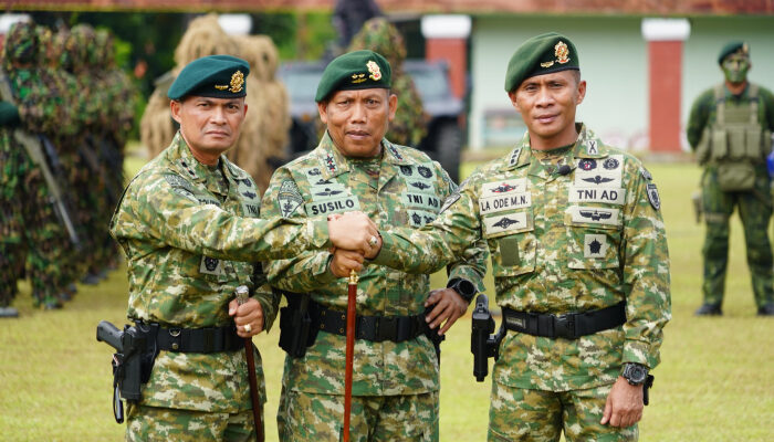 Pangdivif 2 Kostrad Pimpin Serah Terima Jabatan Danbrigif 9/DY