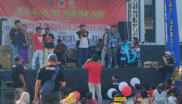 Ribuan warga Surabaya, Antusias Meriahkan JJS Bersama AMI