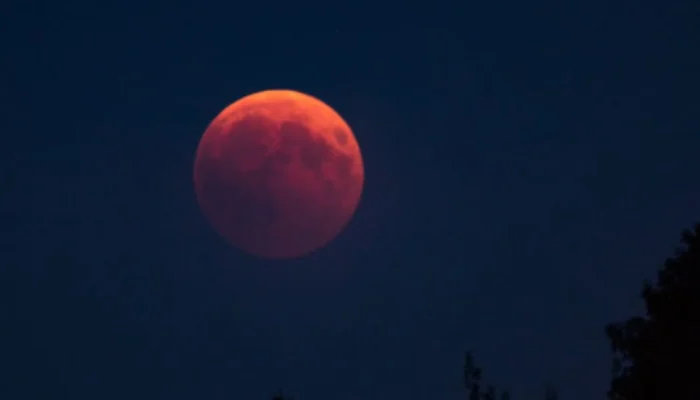 Gerhana Bulan Malam Ini Dalam Pandangan Islam