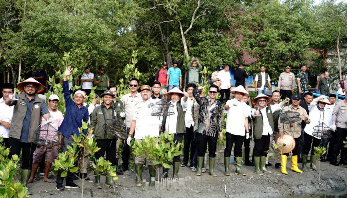 Menteri Kehutanan RI Apresiasi Pelestarian Mangrove di Pantai Sejarah Batu Bara