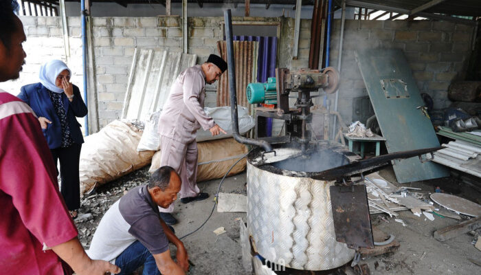 Bupati Batu Bara Tinjau Pabrik Paving Block Sampah Plastik 