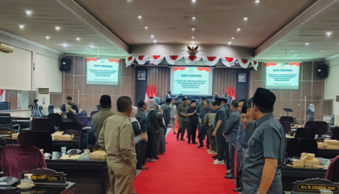 As’ad Yahya Syafi’i Sampaikan Jawaban Bupati atas Pandangan Fraksi DPRD