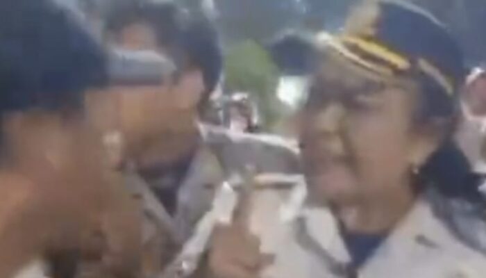 Tersulut Emosi, Kabid Dishub Surabaya Cek-cok Dengan Warga