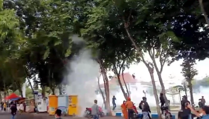 Demo Pilkades di Sampang Ricuh, Aktivis Menilai Aparat Tidak Pro Rakyat Justru Pro Pemkab