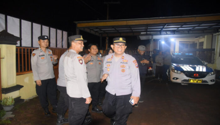 Kapolsek Sempol di ajak berdialog bersama warga Kaligedang di desa Kaligedang Kecamatan Ijen Bondowoso