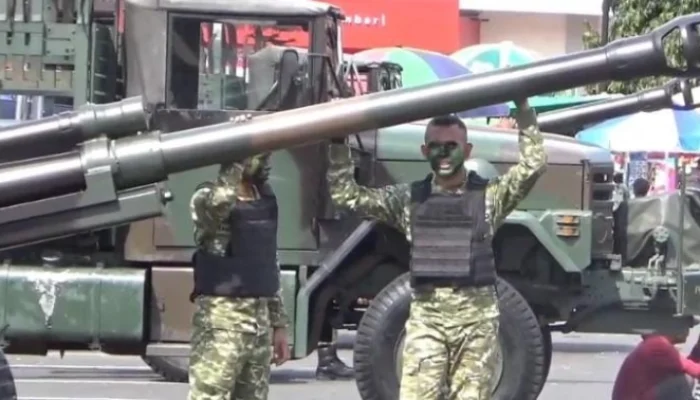 Semarak HUT ke-65, Yonarmed 8/Uddhata Yudha Gelar Konvoi dan Pameran Alutsista