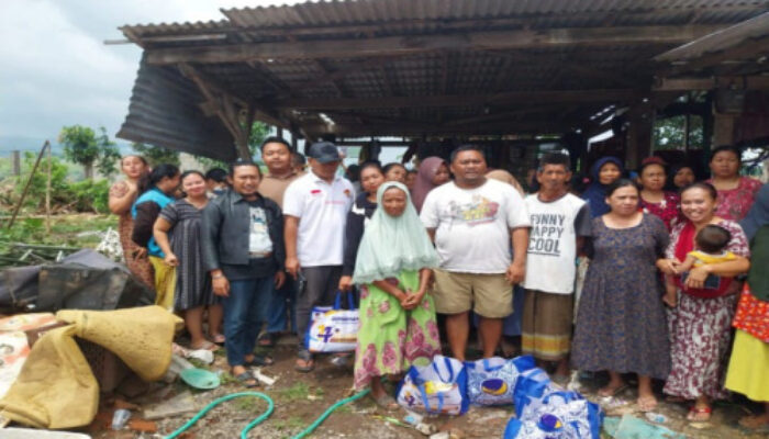 Partai NasDem Situbondo Salurkan Ribuan Bantuan untuk Korban Banjir Bandang di Besuki