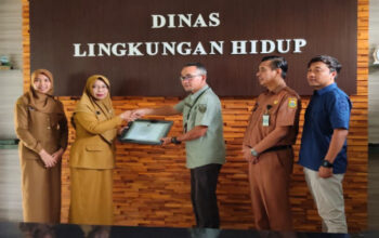 SdN Sukosari Terima Penghargaan