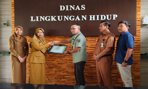 SdN Sukosari Terima Penghargaan