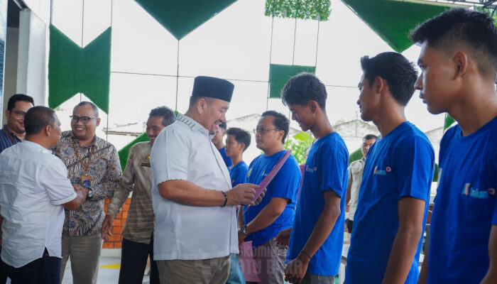 Bupati Batu Bara Serahkan Sertifikat BNSP Pelatihan Teknisi AC Residential
