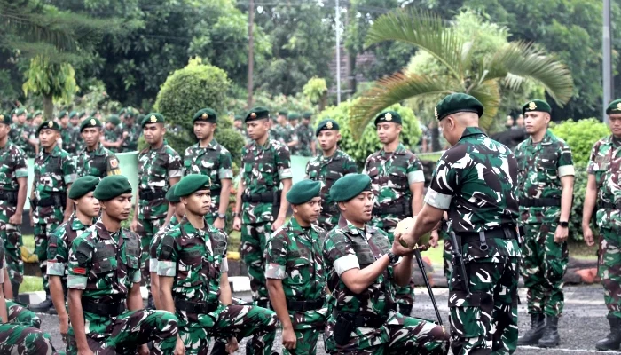 Yonif 515 UTY/9/2 Kostrad Gelar Tradisi Penyambutan Warga Baru