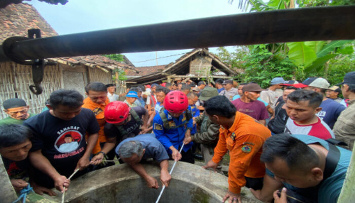 Jeritan dari Dalam Sumur Berujung Evakuasi Dramatis di Taman Krocok
