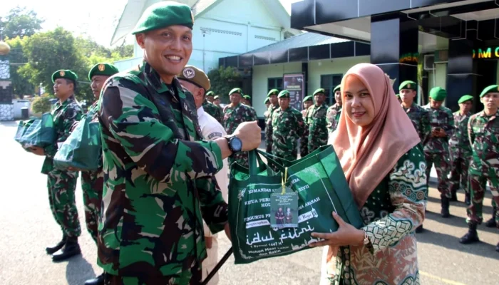 Berbagi Berkah di Penghujung Ramadhan, Dandim 0101/KBA Salurkan Bingkisan Lebaran