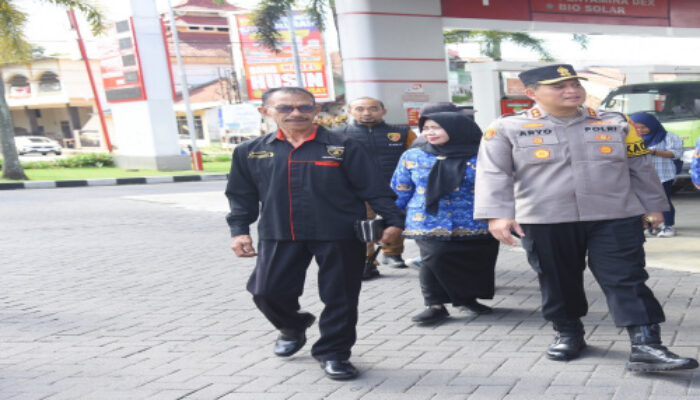 Polres Bondowoso Cek Langsung dan Awasi Harga dan Pendistribusi Bapokting Jelang Lebaran