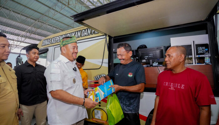 Pastikan Pelayanan Optimal, Bupati Baharuddin Tinjau Pelaksanaan Berlayar di Kecamatan Talawi