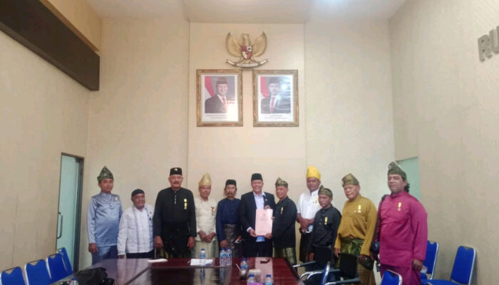 DPRD Batu Bara Terima Audiensi Majelis Kedatukan Melayu, Dorong Pembentukan Perda Lembaga Adat
