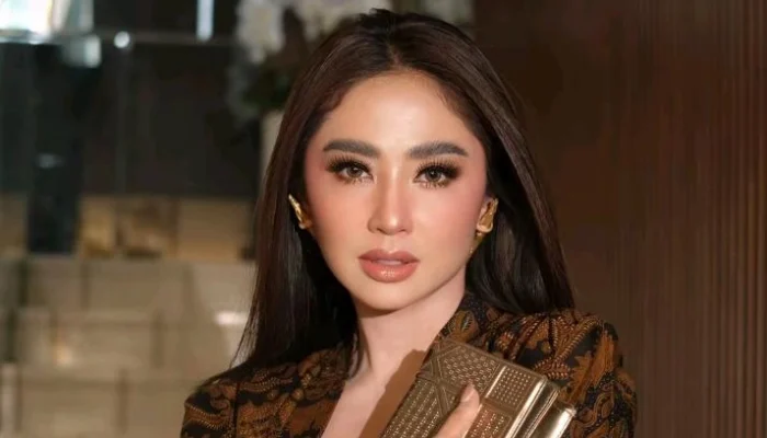 Dikabarkan Meninggal Oleh Akun Tik Tok, Dewi Perssik Marah