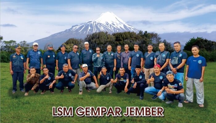 Tolak Pembatasan Jam Mangkal, LSM Gempar Usulkan PKL Jember Dapat ‘Gerobak Cinta’ Secara Adil