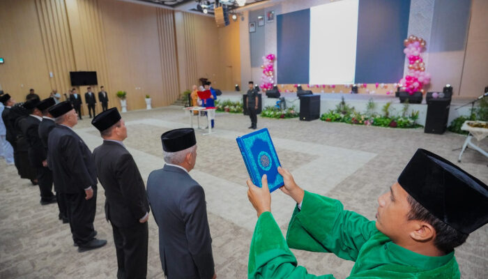 Tingkatkan Kualitas Pelayanan, Bupati Baharuddin Lantik 33 Pejabat Pimpinan Tinggi Pratama dan Pejabat Administrator