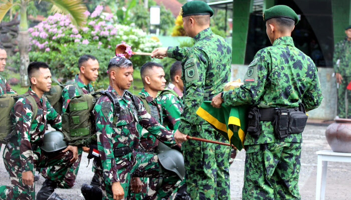 Acara Tradisi Penyambutan Warga Baru Yonif 515 UTY/9/2 Kostrad