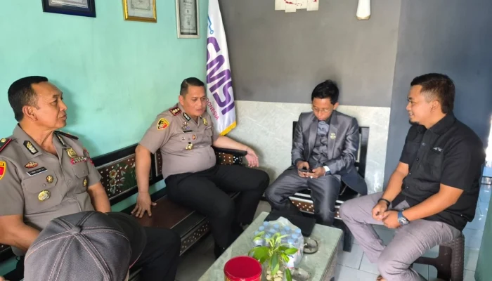 Kapolres Bondowoso Kunjungi SMSI, Dukung Perusahaan Pers Lokal Profesional