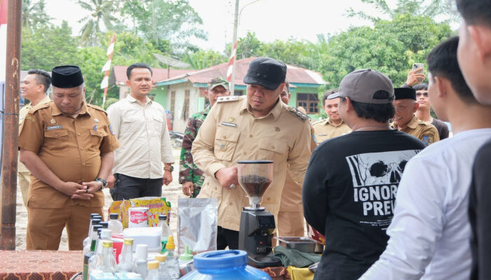 Pastikan Pelayanan Publik Hadir hingga ke Desa, Wabup Syafrizal Tinjau Langsung Pelaksanaan Program Berlayar