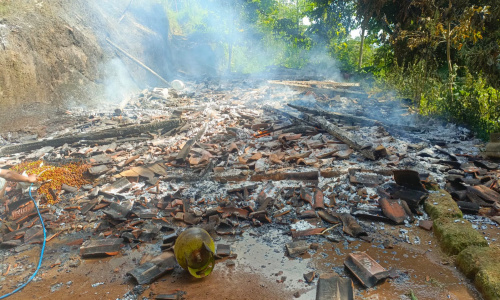 Gas Bocor Ludeskan Rumah Warga di Botolinggo, Korban Alami Luka Wajah