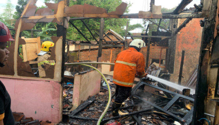 Kebakaran Sore Hari di Kota Kulon Bondowoso Picu Kepanikan Warga