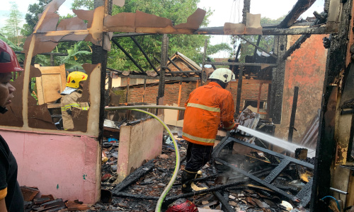 Kebakaran Sore Hari di Kota Kulon Bondowoso Picu Kepanikan Warga