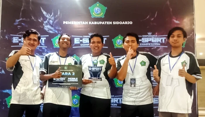 Tiga Mahasiswa ITICM RaihJuara 2 Kompetisi E-Sport Disporapar Sidoarjo