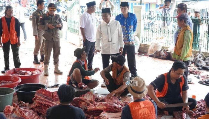 Bupati Murung Raya Pantau Penyaluran Daging Kurban Iduladha 1447 H