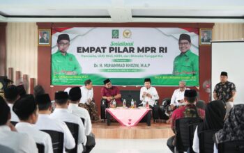 Dr. Muhammad Khozin Sosialisasikan 4 Pilar Kebangsaan di Pesantren Mahasiswa Al-Khozini Jember
