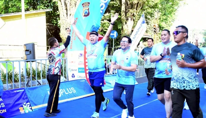 Kapolres Bersama Dandim 0822 Bondowoso Kompak Berlari Bersama, Dukung Gaya Hidup Sehat Melalui Bhayangkara Run 2026