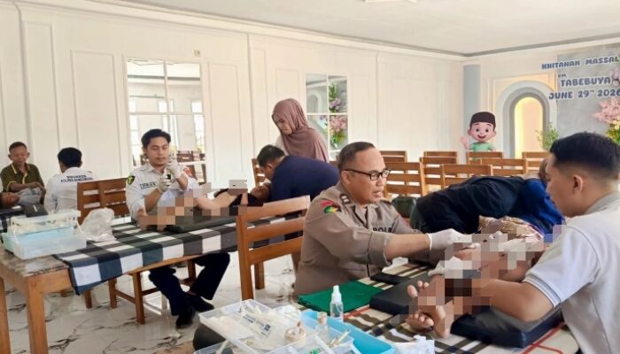 Jawab Permintaan Masyarakat, Kapolres Bondowoso Gelar Khitan Massal Gratis