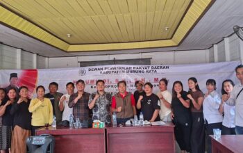 Ketua DPRD Murung Raya Serap Aspirasi Warga Tumbang Bahan, Peningkatan Jalan Jadi Prioritas
