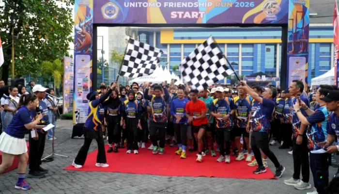 Semarak Dies Natalis ke-45, Unitomo Friendship Run 2026 Usung Semangat “Mlayu Bareng, Sehat Bareng”