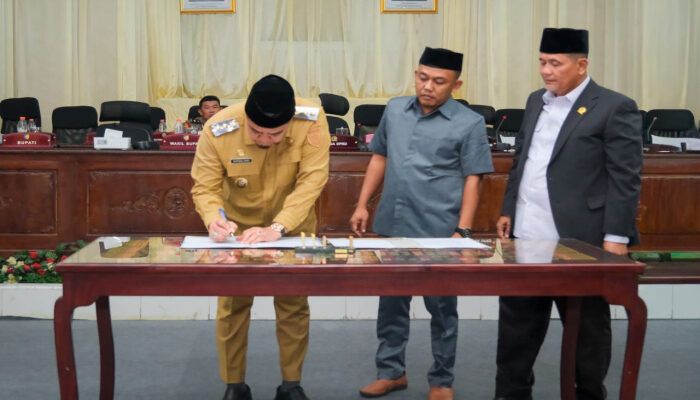 Wakil Bupati Batu Bara Sampaikan Komitmen Penguatan Tata Kelola Keuangan Daerah dan Transformasi BUMD di Rapat Paripurna DPRD