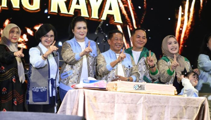 Malam Puncak HUT ke-24 Tahun Kabupaten Murung Raya Meriah, Ribuan Warga Padati Stadion Willy M. Yoseph