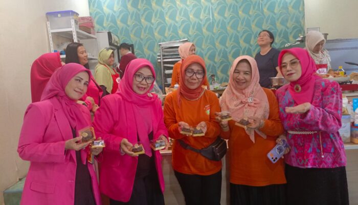 KPGEN PWDPI BERSAMA IKA BOGA DAN BAKING CLUB LOYANG MAS LAMPUNG GELAR LATBAR BOLA DELI DAN ANEKA KUE BAHAN GLUTEN FREE