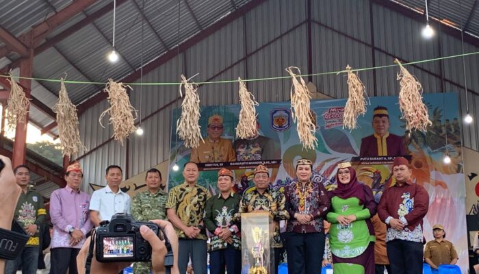 Bupati Heriyus Resmi Buka Festival Tira Tangka Balang